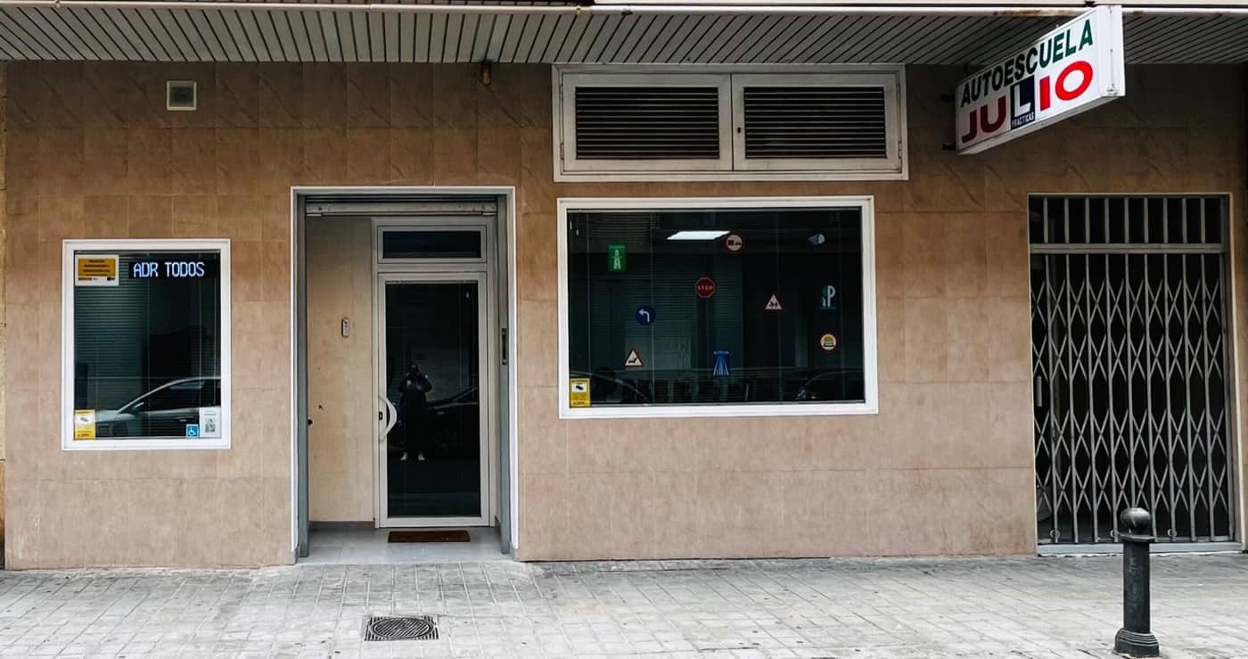 Fachada de Autoescuela Julio en la calle Río 5 de Ciudad Real