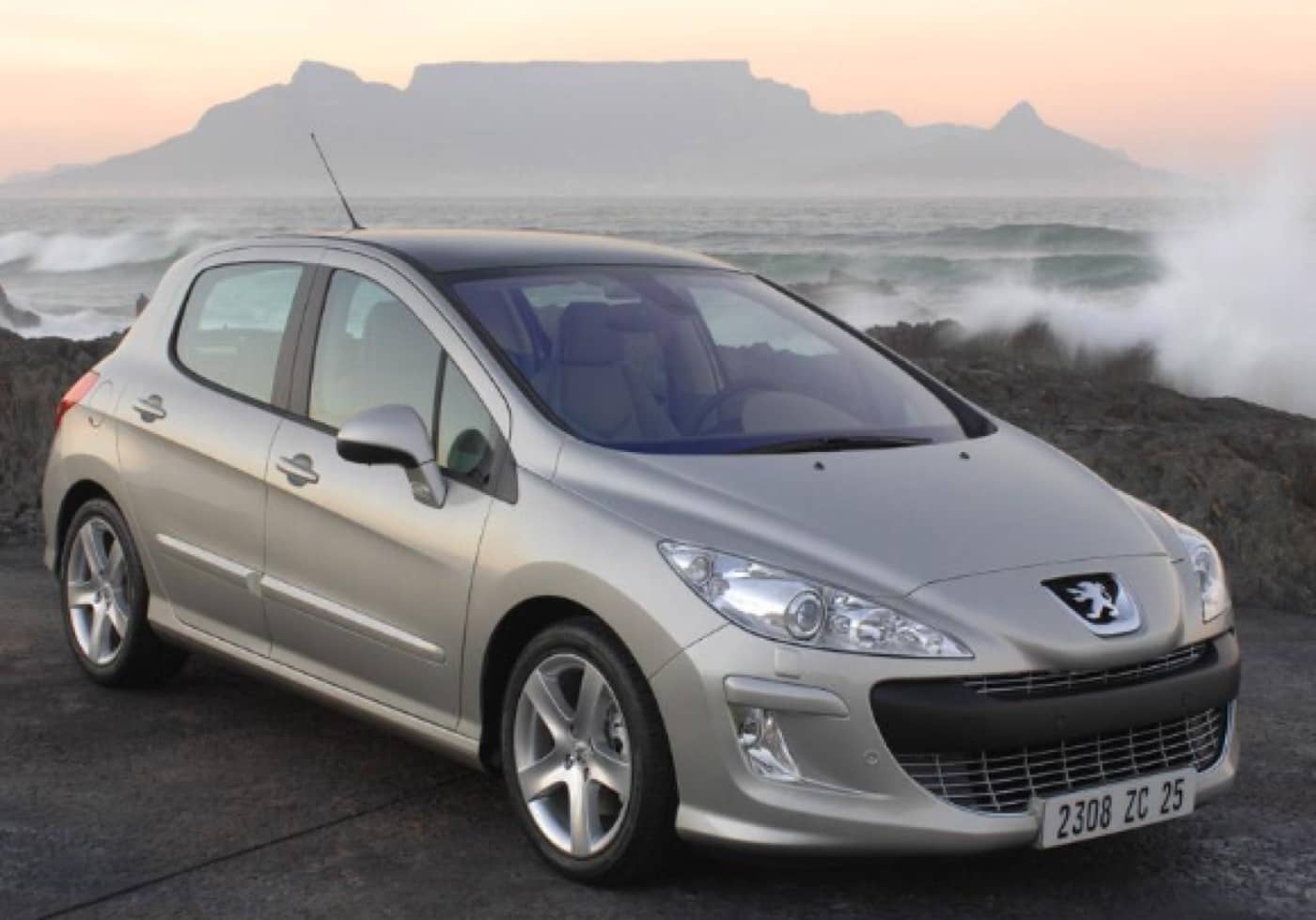 Peugeot 308, turismo de prácticas del permiso B